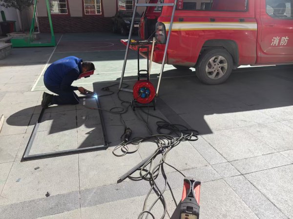 明利配资 “95后”通信尖兵丁真珠扎：在4600多米“云端”用青春编织科技护林网