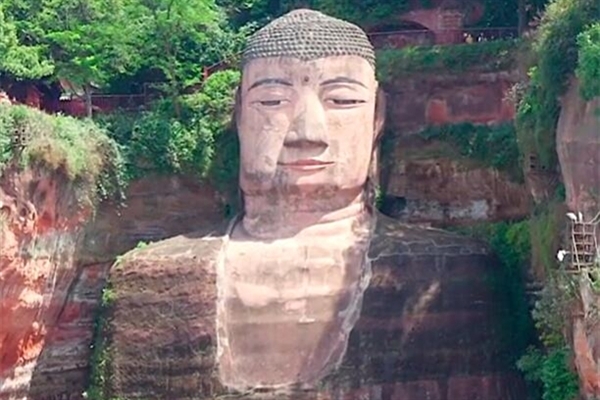 富隆咨询 乐山大佛热到休假了：关闭下佛脚观佛游览线路