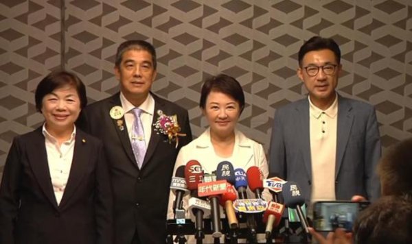 库东投资 朱立伦表态交棒 卢秀燕表态：我无法参选党主席